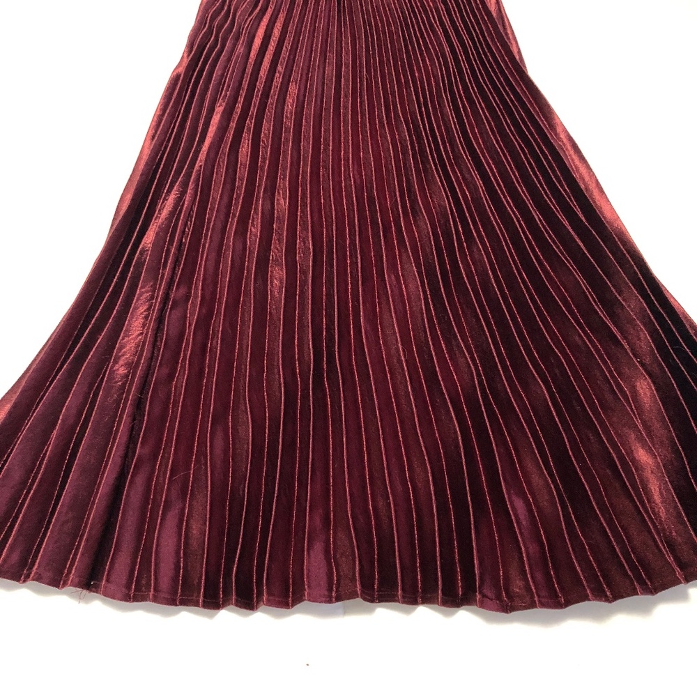New York & Company Metallic Burgundy Skirt Satin Finish Size S 29" Length